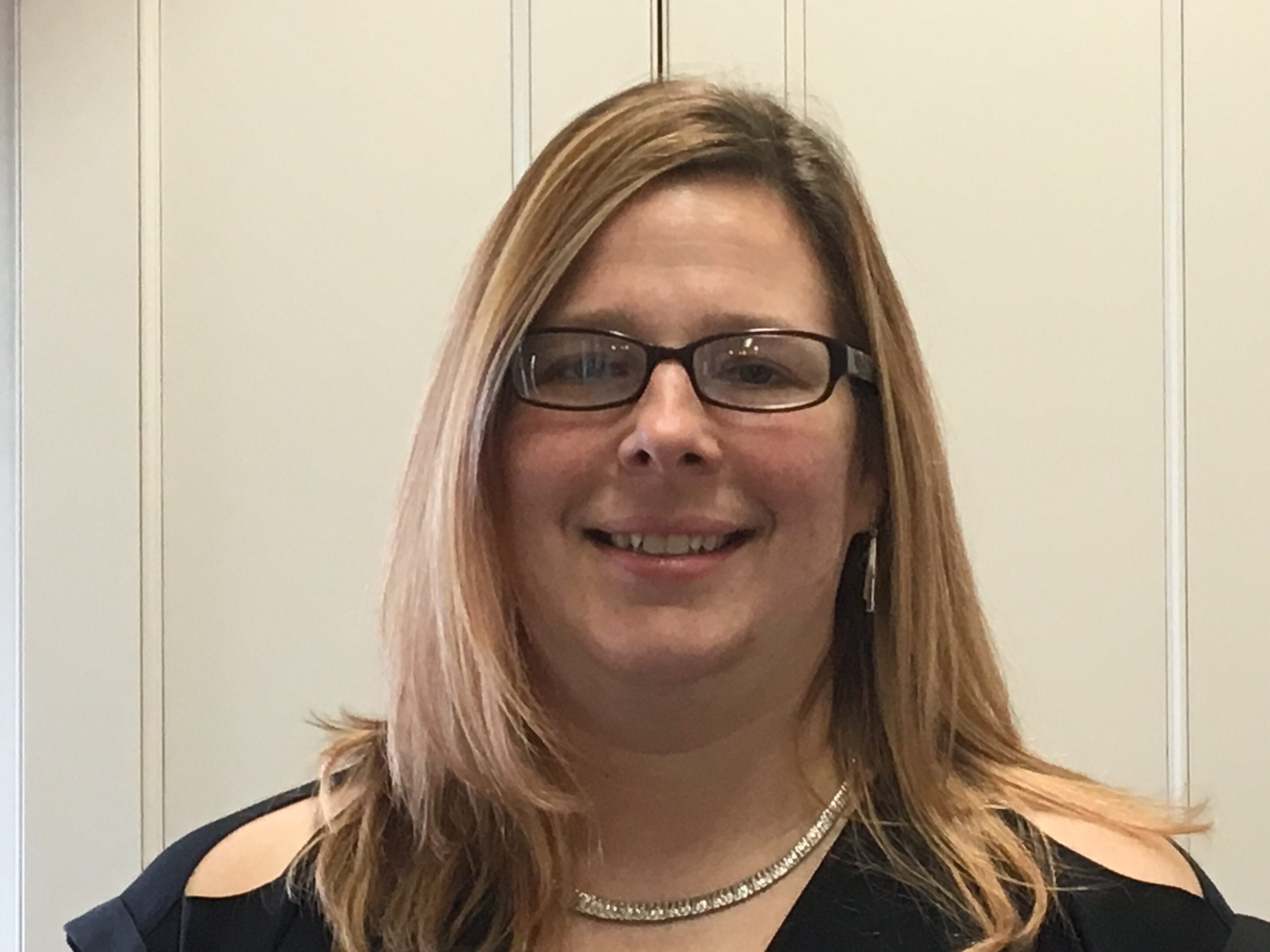 LAURIE PRUCHNIK